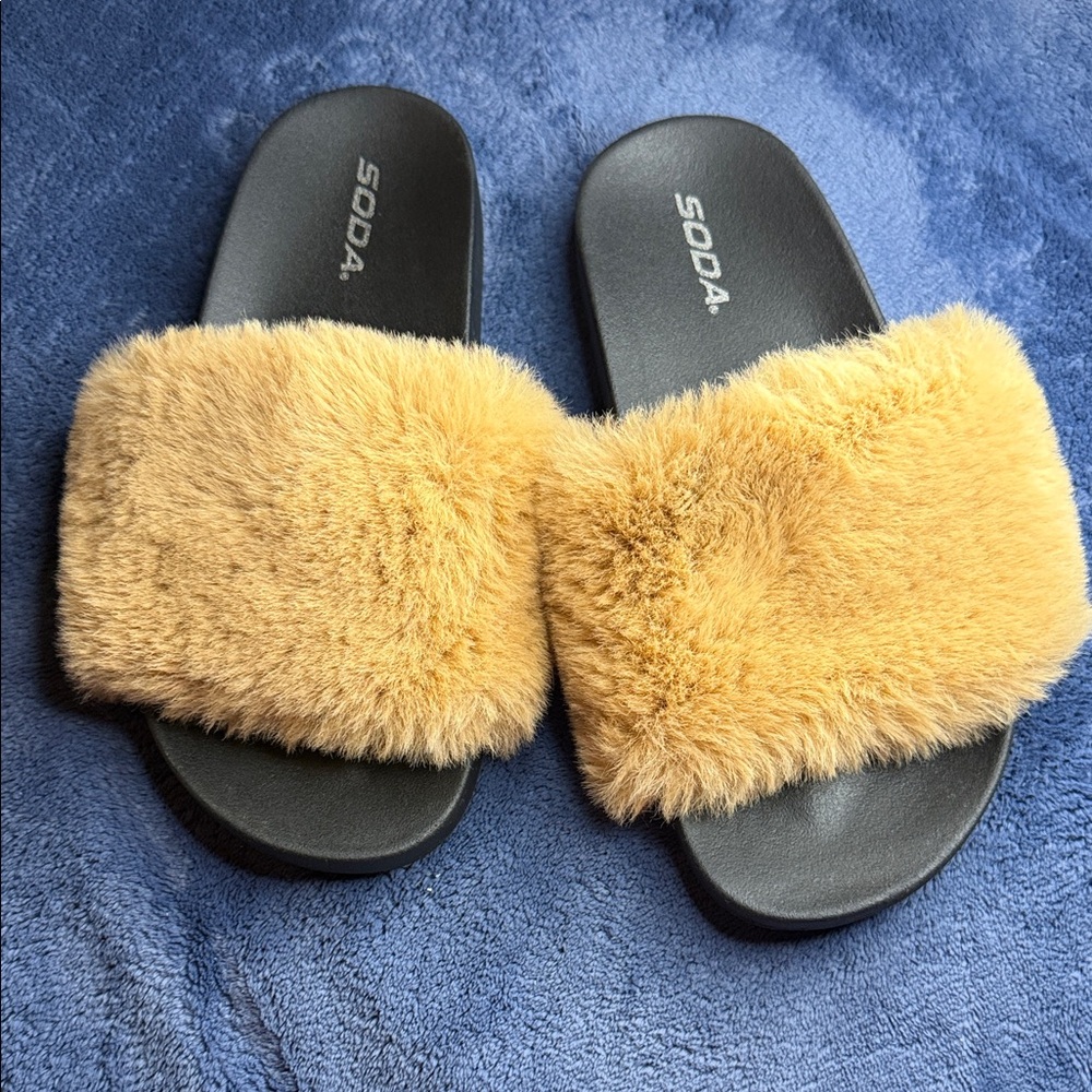 Soda Plush Tan Slides